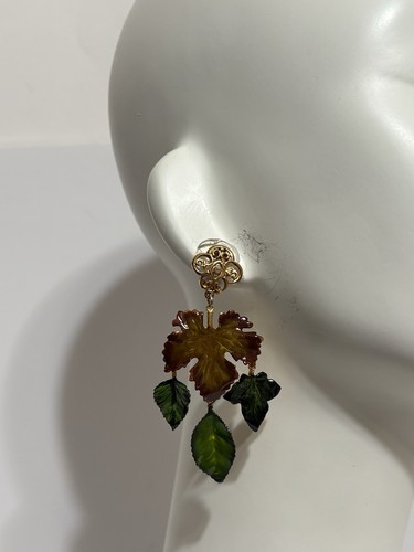 Vtg dolce gabbana green leaf - vtg,