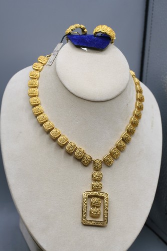 Gold tone jewelry - g,