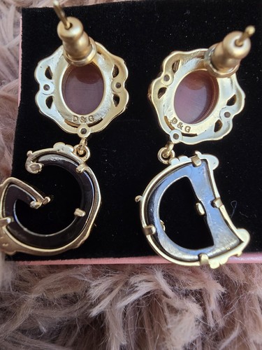 Exquisite dangling - exquisite,